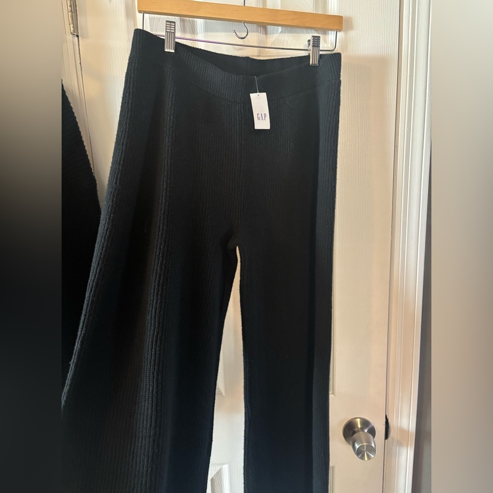 GAP Classic Black cashsoft Knitwear pant